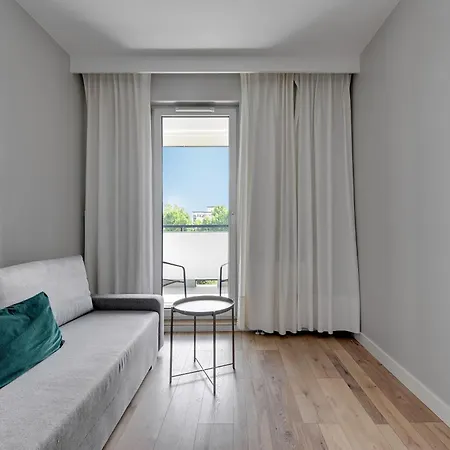 Obroncow Wybrzeza By Downtown *