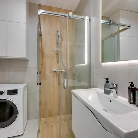 Obroncow Wybrzeza By Downtown * 그단스크